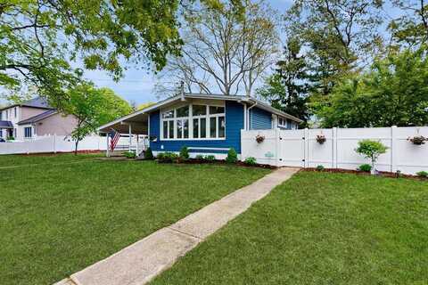 431 Renee Drive, Bayport, NY 11705