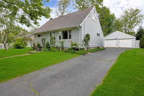 20 Hemlock Drive, Farmingdale, NY 11735