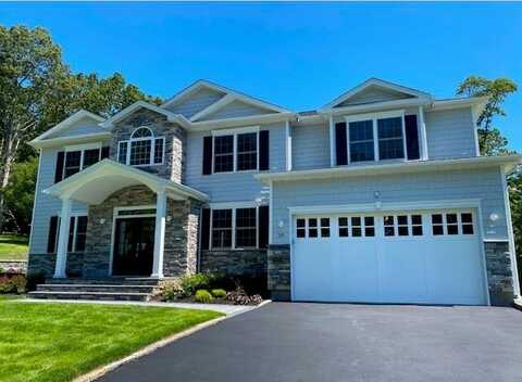 85 Roundtree Drive, Plainview, NY 11803