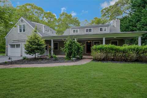 11 The Pkwy, Southampton, NY 11968