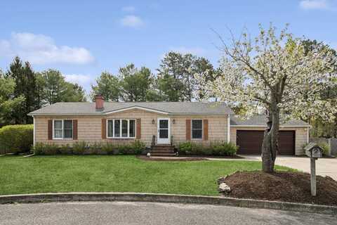 2 Mews Court, Holtsville, NY 11742