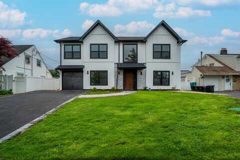 76 Woodcock Lane, Levittown, NY 11756