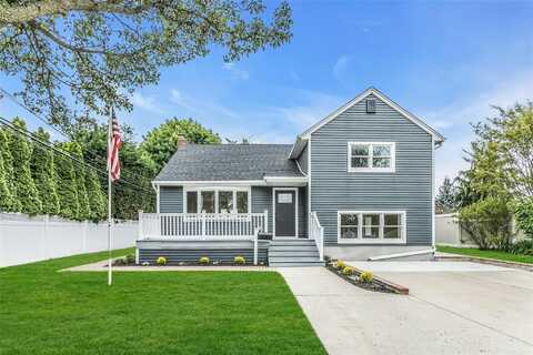 1 York Place, Massapequa, NY 11758
