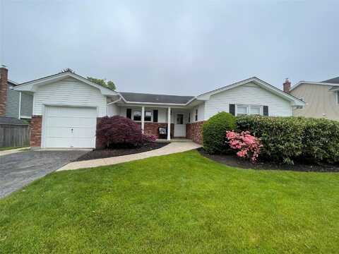 52 Hofstra Drive, Smithtown, NY 11787