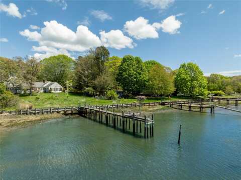 1015 Knollwood Lane, Mattituck, NY 11952