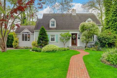 150 Lagoon Boulevard, Massapequa, NY 11758