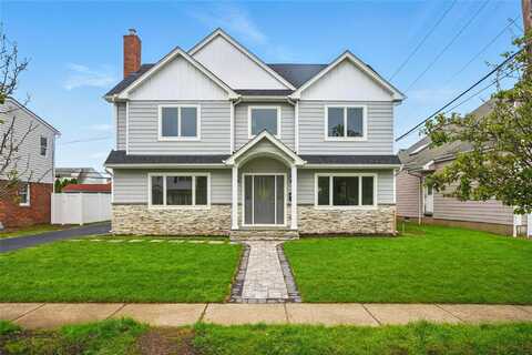 121 Claudy Lane, New Hyde Park, NY 11040