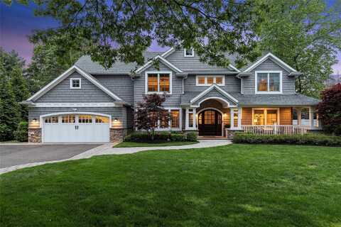 15 Wagamon Drive, Woodbury, NY 11797