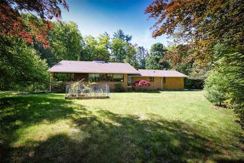 1 Ridge Road, Tuxedo Park, NY 10987