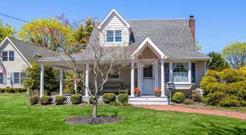 11 Maple Street, Blue Point, NY 11715