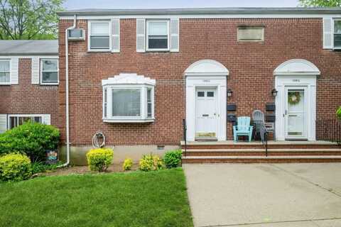 70-08 261th Street, Glen Oaks, NY 11004