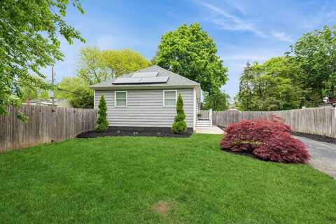 39 Rose Street, Hauppauge, NY 11788