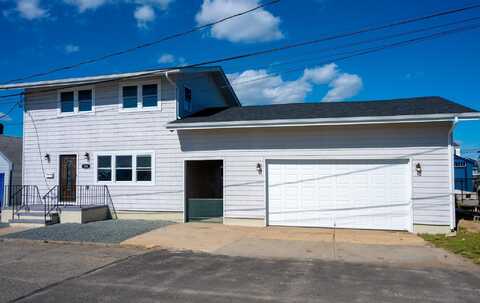 886 S 8th Street, Lindenhurst, NY 11757