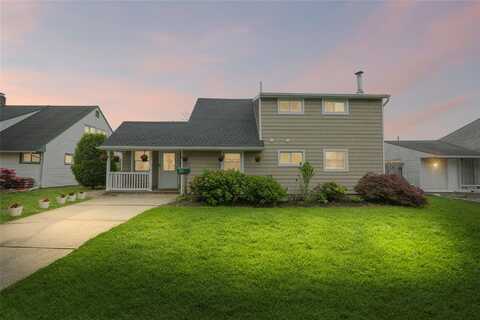 38 Pewter Lane, Hicksville, NY 11801
