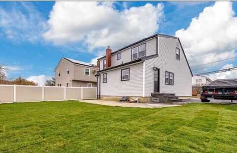 831 Atlantic Street, Lindenhurst, NY 11757