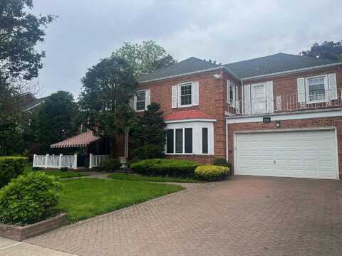 202 Broadway, Lawrence, NY 11559