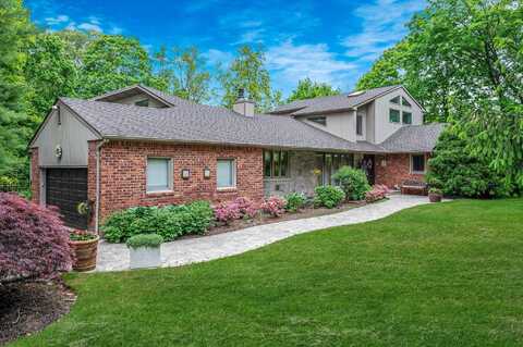 2 FarmView Drive, Dix Hills, NY 11746