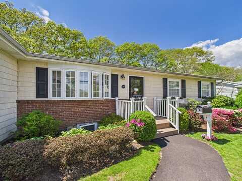 340 Lowell Road, Sayville, NY 11782