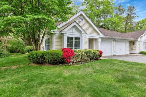71 Glen Drive, Ridge, NY 11961
