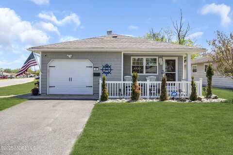 22 Margarita Street, Toms River, NJ 08757