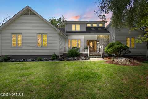 22 Cloverleaf Drive, Marlboro, NJ 07746