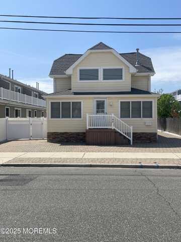 100 Vance Avenue, Lavallette, NJ 08735