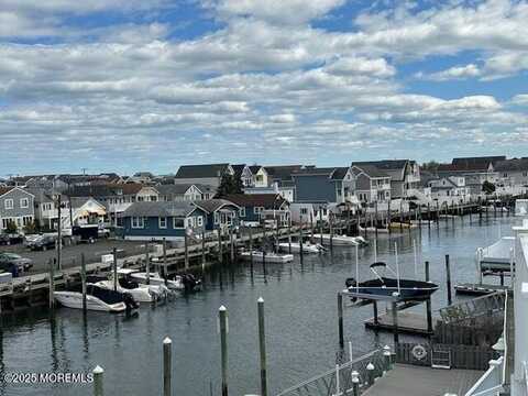 100 Riverside Place, Point Pleasant Beach, NJ 08742