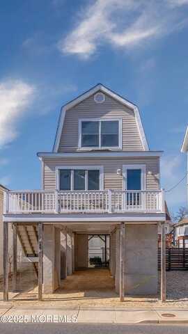 46 Barberie Avenue, Highlands, NJ 07732