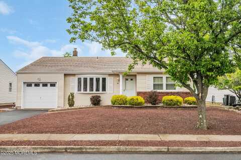 4 Norway Road, Toms River, NJ 08757