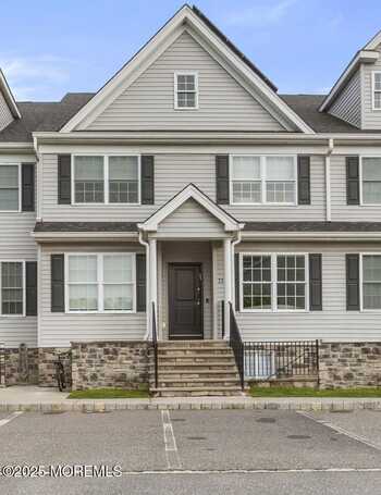 33 Granite Drive, Lakewood, NJ 08701