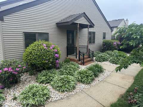 51 Malibu Court, Old Bridge, NJ 08857