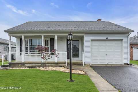 8 Thronbury Court, Toms River, NJ 08757