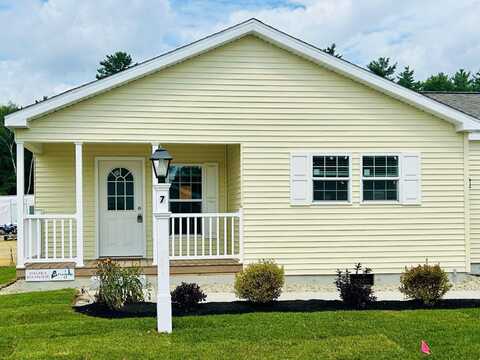 7 Friendship Court, Berwick, ME 03901