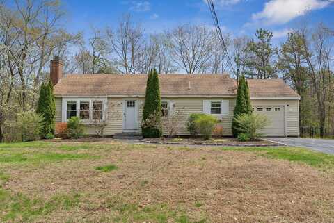 48 Woodside Drive, Kennebunk, ME 04043