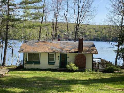 19 Woodland Drive, Lincoln, ME 04457