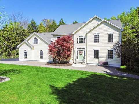22 Linda's Way, Manchester, ME 04351