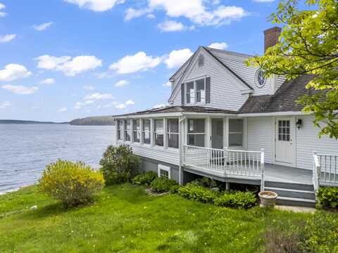 15 Church Lane, Phippsburg, ME 04562