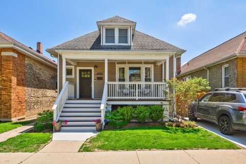 4925 W Cornelia Avenue, Chicago, IL 60641