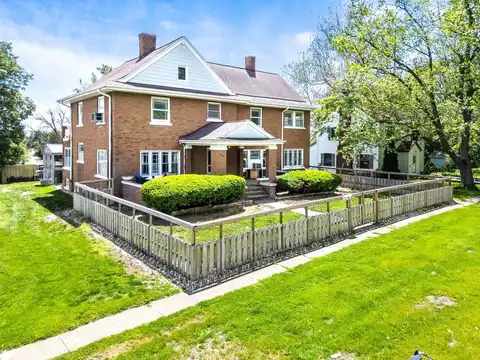 546 Elmwood Court, El Paso, IL 61738