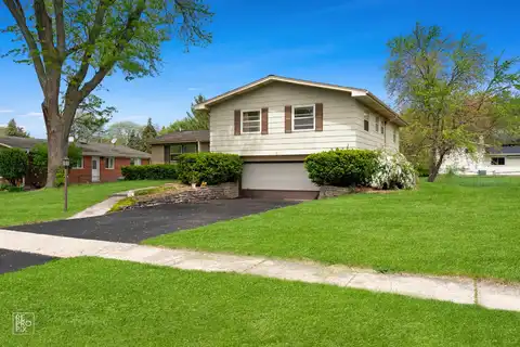 632 Columbine Avenue, Lisle, IL 60532