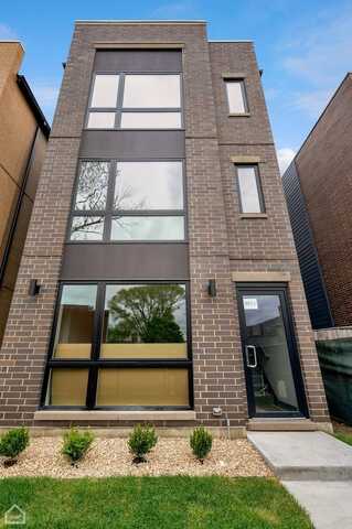4605 S Saint Lawrence Avenue, Chicago, IL 60653