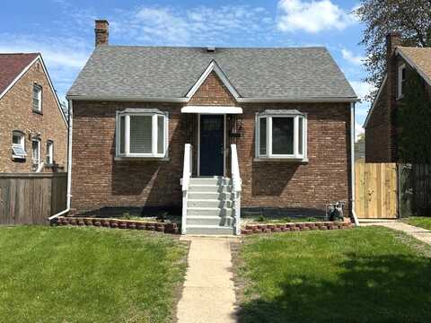 18025 Oakwood Avenue, Lansing, IL 60438
