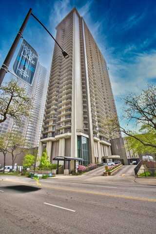 6007 N Sheridan Road, Chicago, IL 60660
