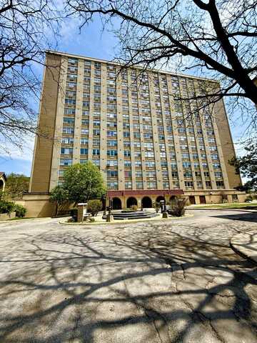 4300 W Ford City Drive, Chicago, IL 60652
