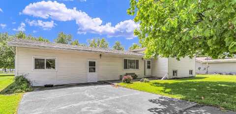7 Birch Lane, Villa Grove, IL 61956