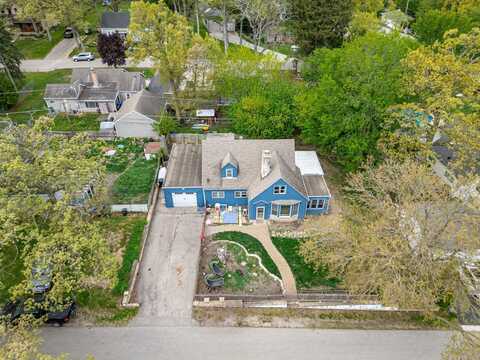 2915 Wooded Lane, McHenry, IL 60051