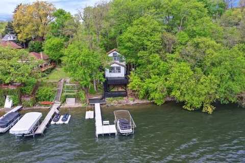 135 Cora Avenue, Fox Lake, IL 60020