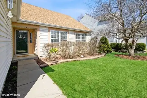 204 E Heritage Trail E, Hainesville, IL 60030