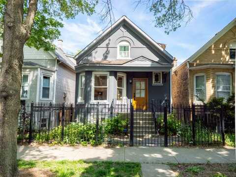2725 N Albany Avenue, Chicago, IL 60647