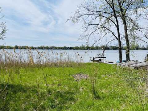 34871 N LAKE SHORE Drive, Lake Villa, IL 60046